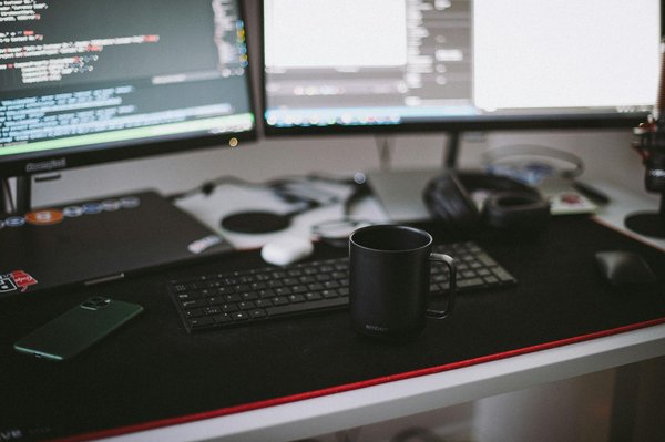 Créer des aventures horrifiques : concevoir des expériences de jeu immersives en réalité virtuelle dans l"univers du frisson